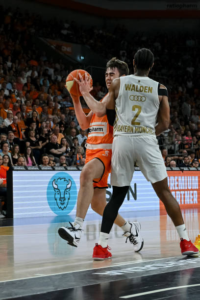 绝天价年薪 绝天价年薪