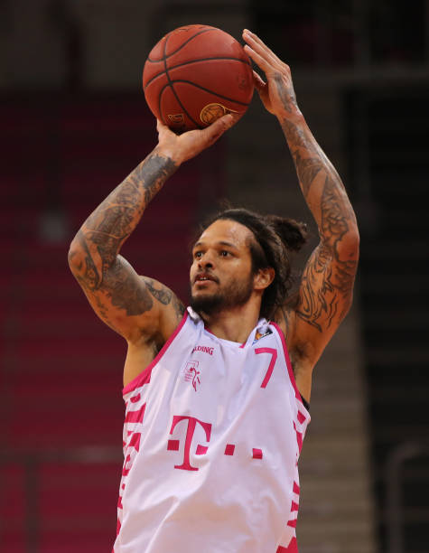 是赛道上的 是赛道上的