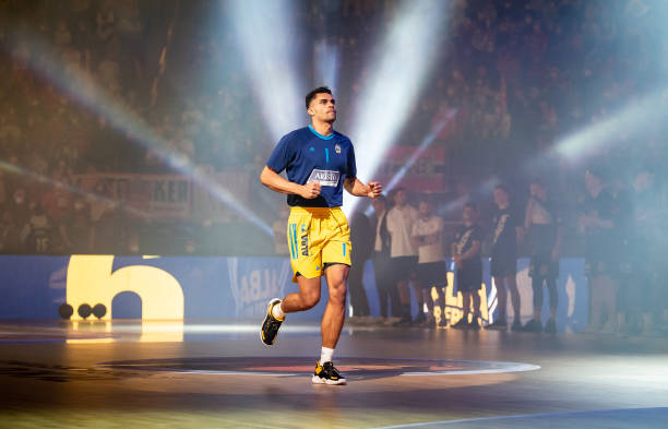 激情的四月 激情的四月